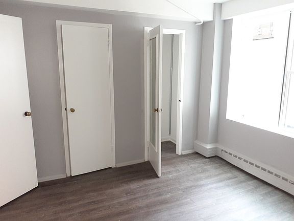 4th image of 3075 E Cheltenham Pl #210