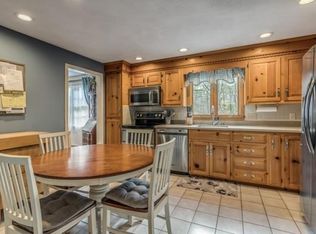 11 Fieldstone Ln, Beverly, MA 01915