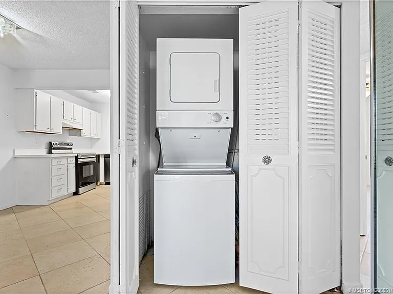 2118 SE Edler Dr #B — Photo 10