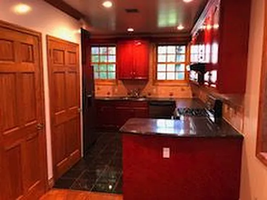 Rented by Urban Real Estate Property Group Inc | media 62