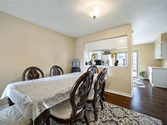 5th image of 1909 Wyster Dr