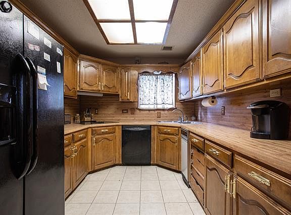 2nd image of 3022 Dartmouth Dr