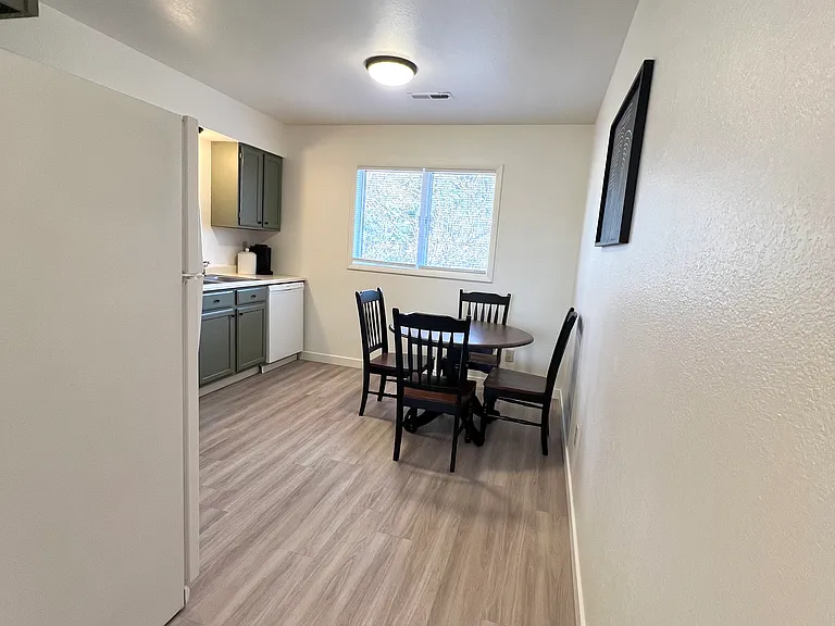 219 14th Ave S #5 — Photo 14