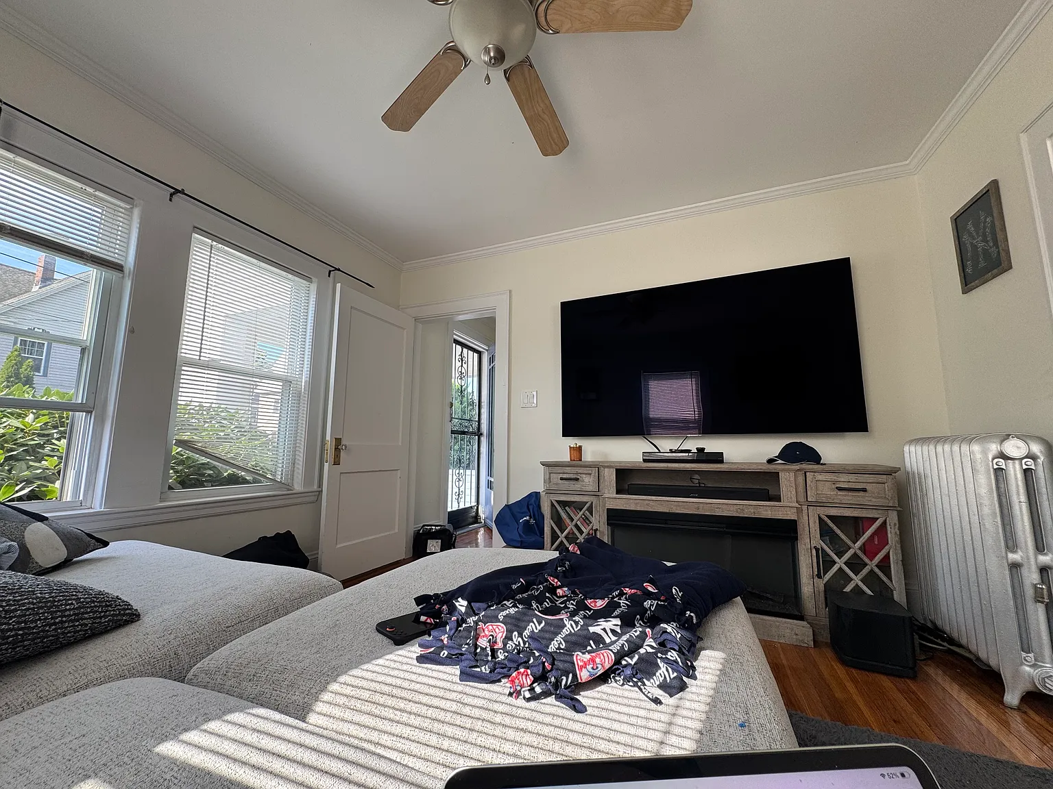 2 bed, 880 sqft, $2,800 — Photo 2