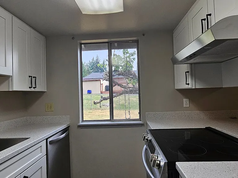 2264 Jefferson Ave SE — Photo 7
