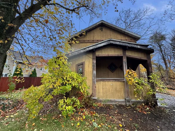 34 Wellington St, North East, PA 16428