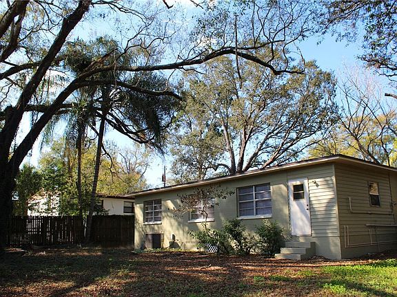 5th image of 209 Redwood Ave