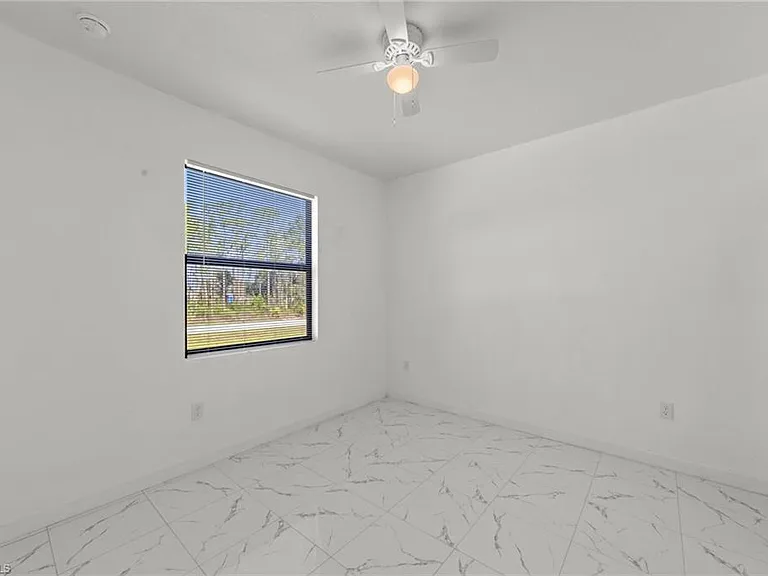 1940 Laverna Ave — Photo 2