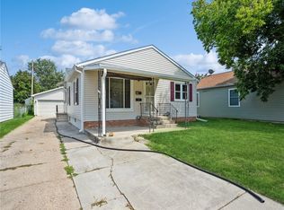 310 E 20th St S, Newton, IA 50208