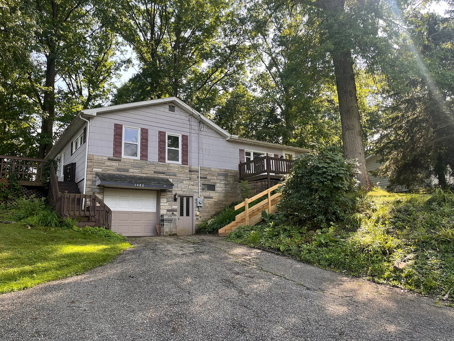 4 bed, 1472 sqft, $1,925 — Photo 1