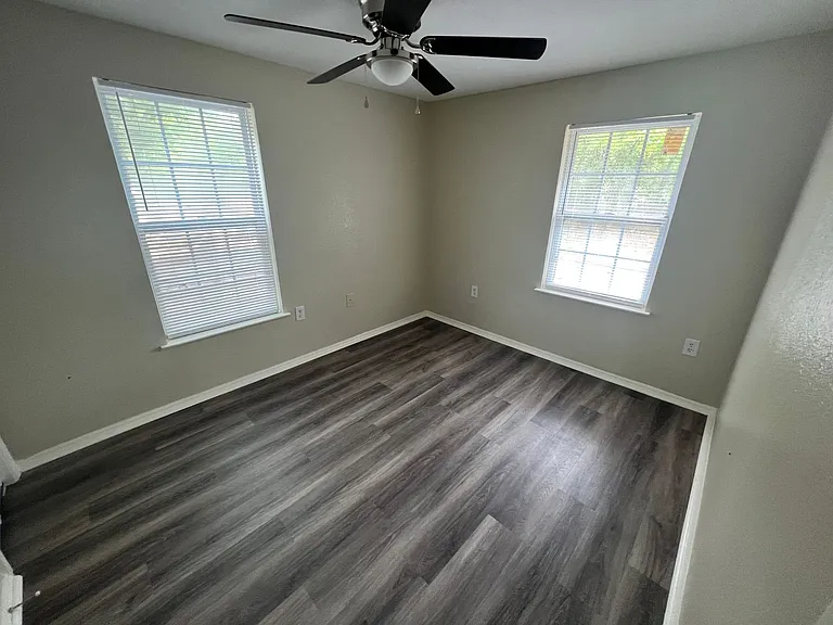 203 W Nolan St — Photo 5