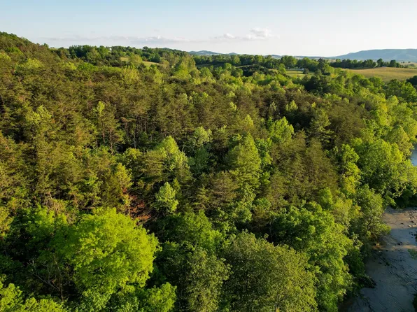 Charlbrooke Ln, Swoope, VA 24479