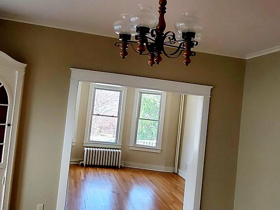 5th image of 87 Homestead Ave #1