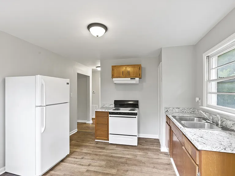 1004 S Mabel St — Photo 5