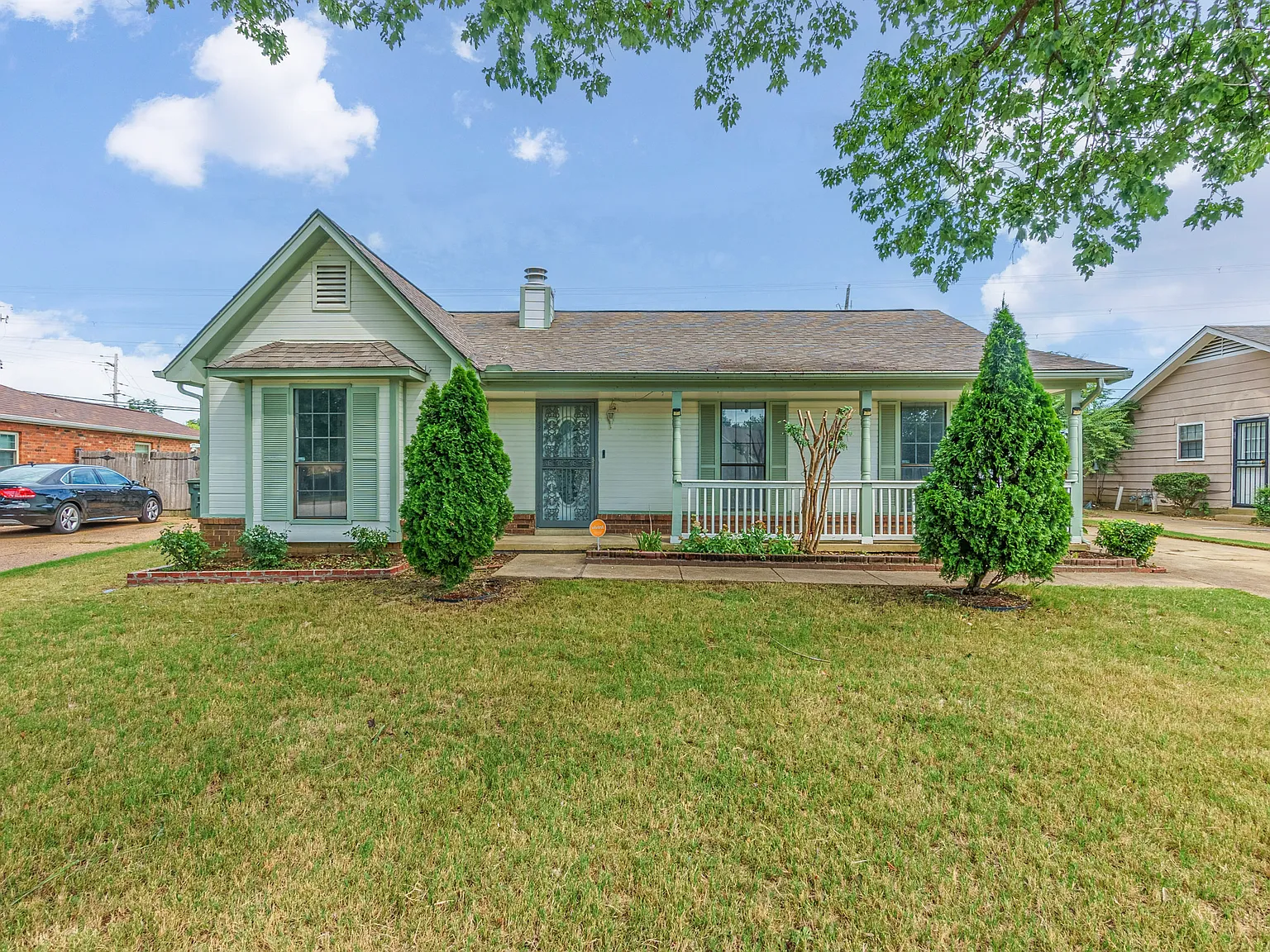 3 bed, 1155 sqft, $1,600 — Photo 1