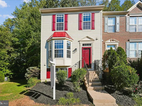 15769 Viewpoint Cir, Dumfries, VA 22025