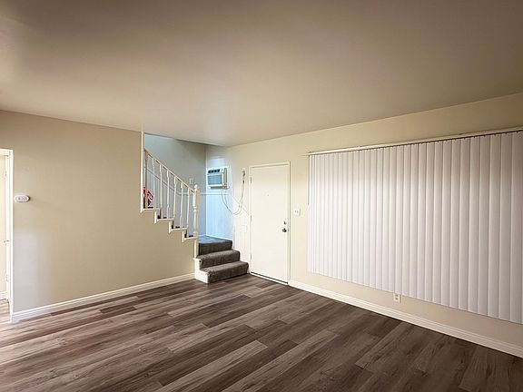 5th image of 10303 La Reina Ave #103031/2