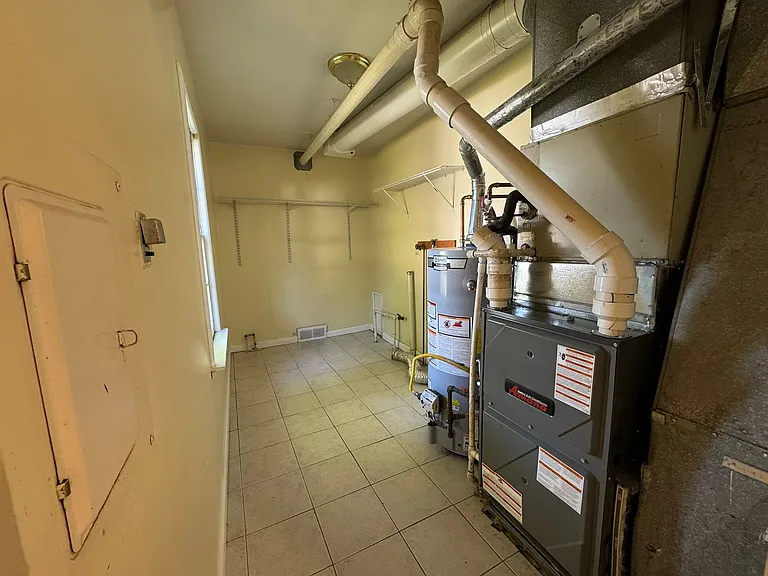 1127 Lodge Ave — Photo 6