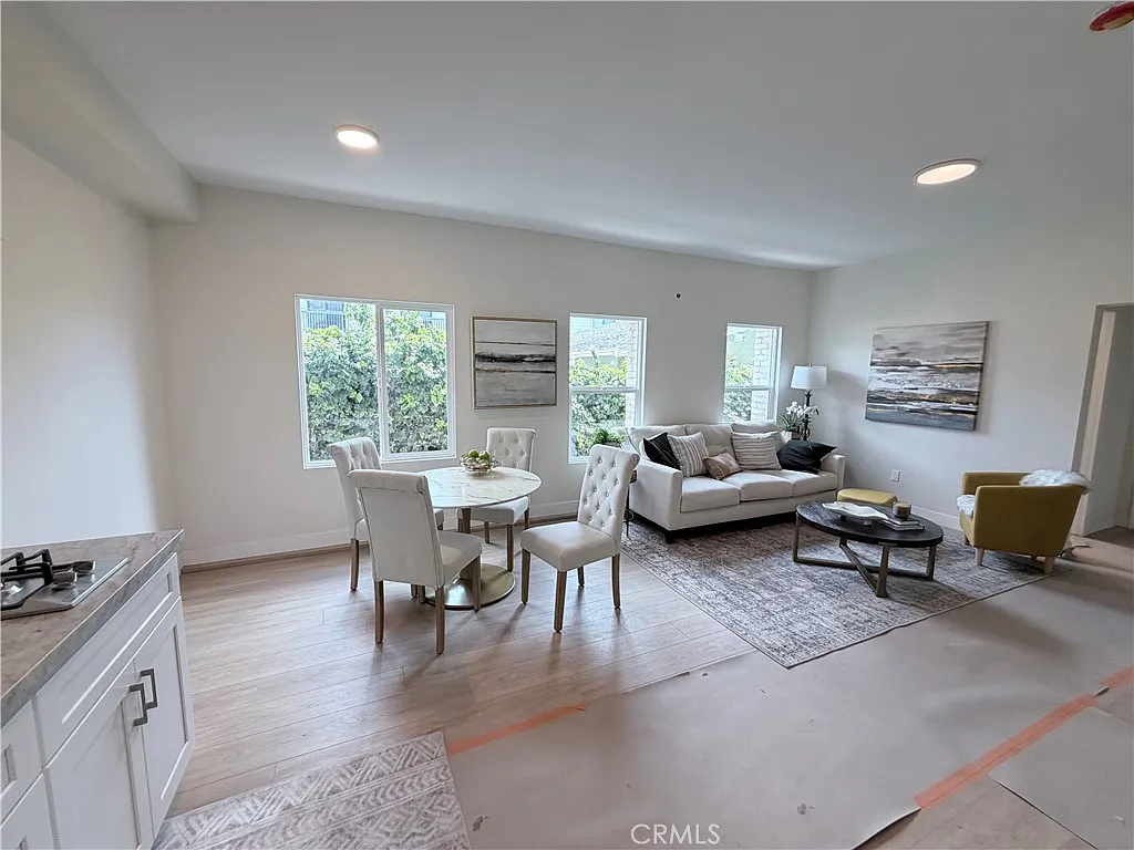 2 bed, 680 sqft, $2,750 — Photo 4