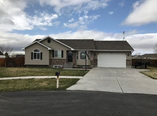 4016 E Journee Cir, Ammon, ID 83406