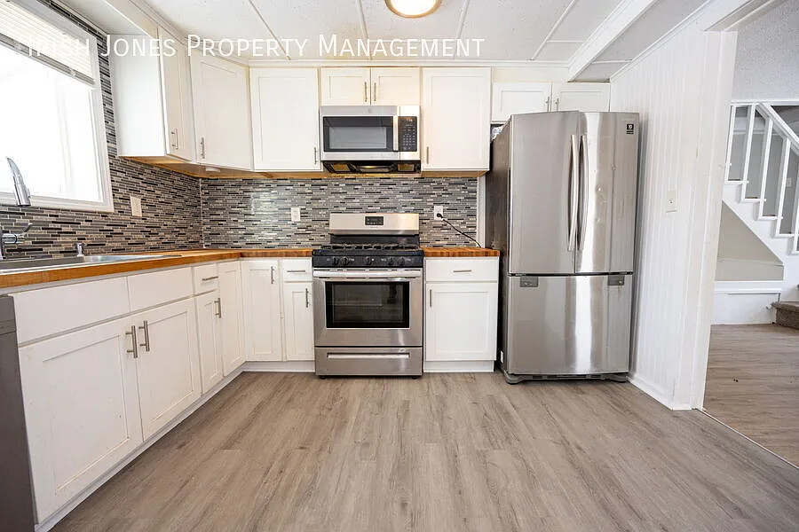 Building Photo - 315 E Park Dr
