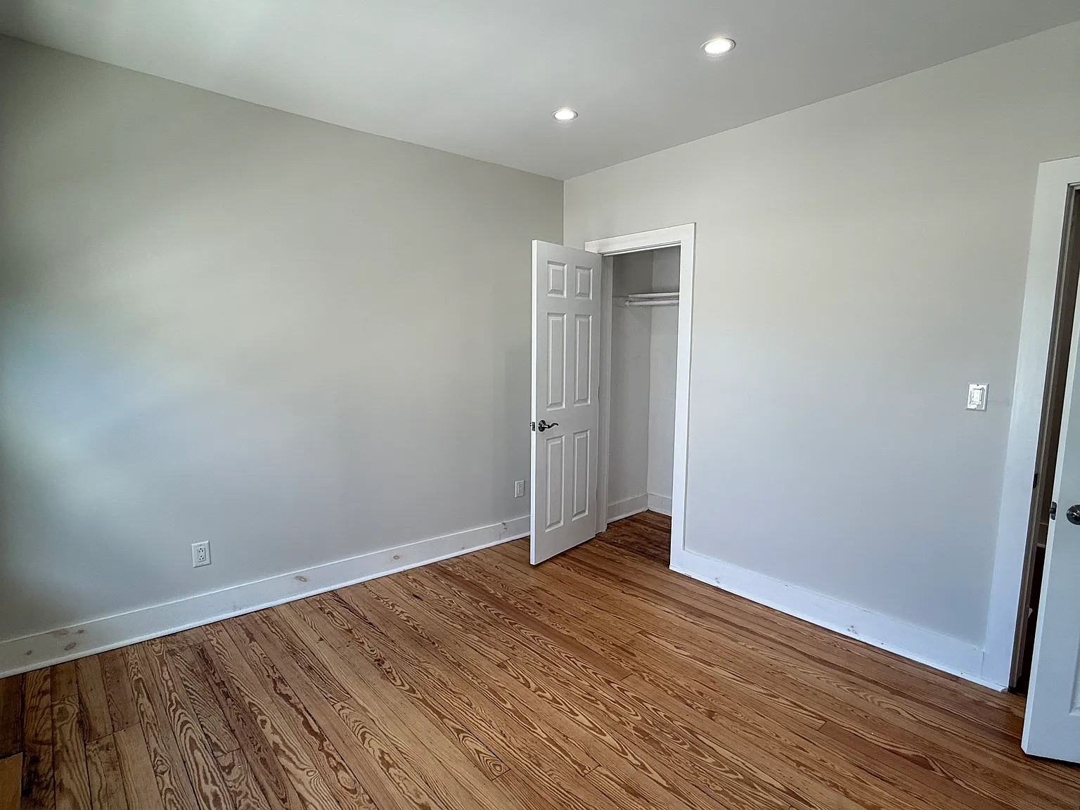 2 bed, 1000 sqft, $3,250 — Photo 1