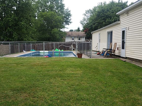 5th image of 425 Woodburne Dr