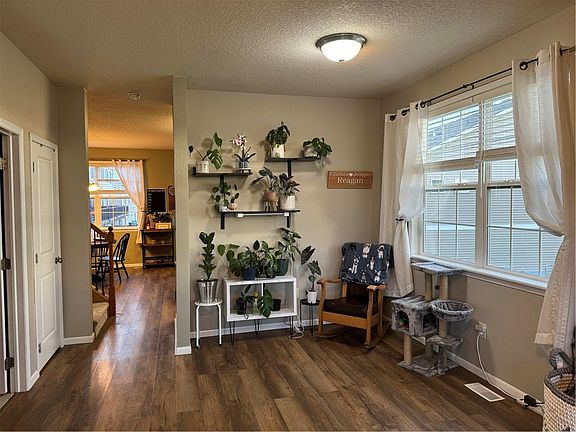 5th image of 904 NE Kamies Ln