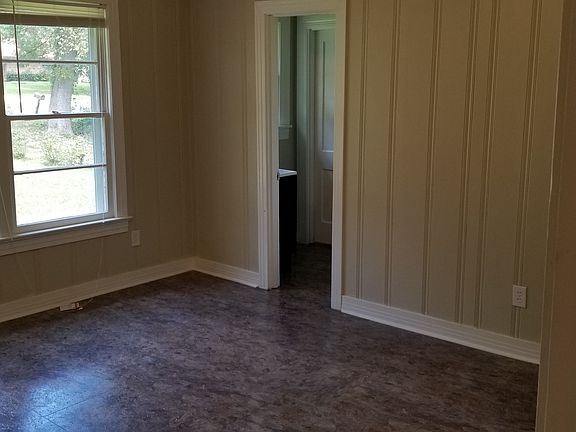 5th image of 803 Lincoln Dr