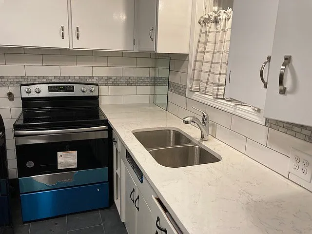 1451 & 1453 NW 70th St — Photo 6