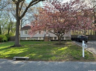 122 Pinelawn Ave, Shirley, NY 11967