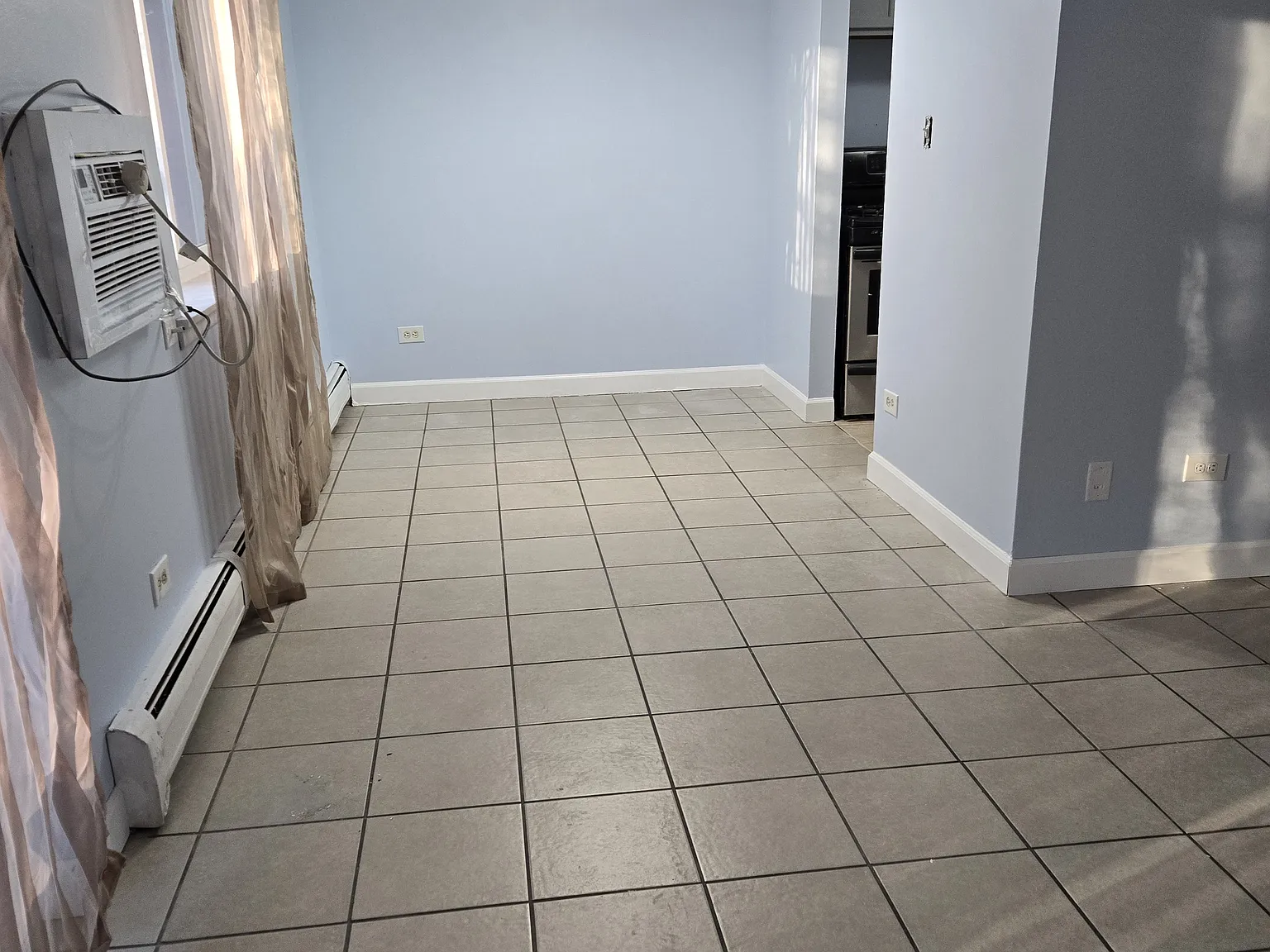 1 bed, 900 sqft, $1,500 — Photo 3