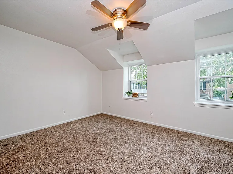 1911 Sherwood Forest St #9 — Photo 16
