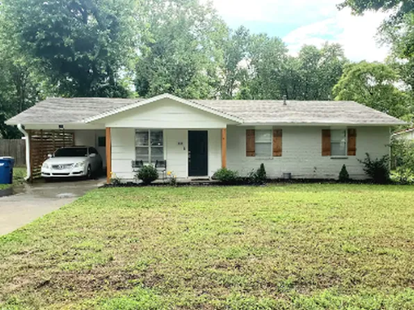 1108 Royal Dr, Bentonville, AR 72712