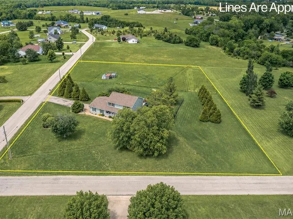 301 Ridgewood Ct, Farmington, MO 63640