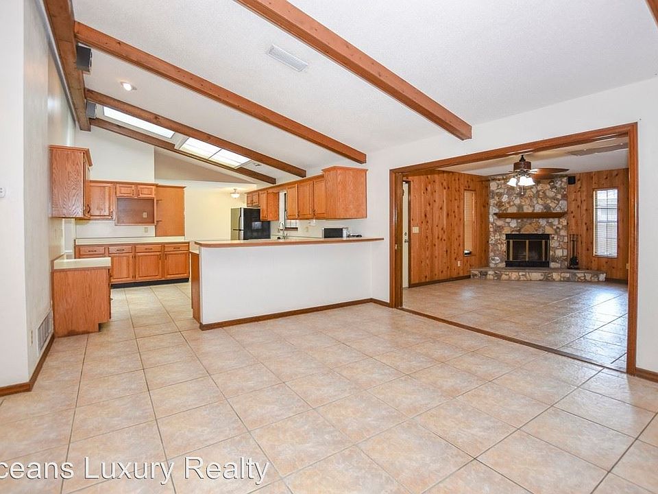 1st image of 47 Sycamore Cir