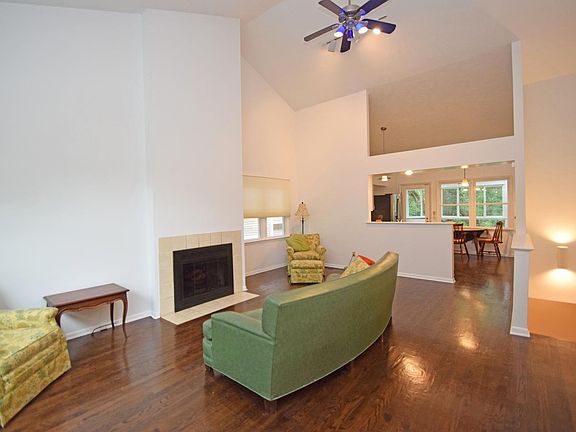 2nd image of 5700 Eaglesridge Ln