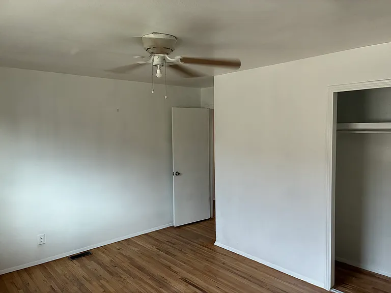 2733 Palomas Dr NE — Photo 8