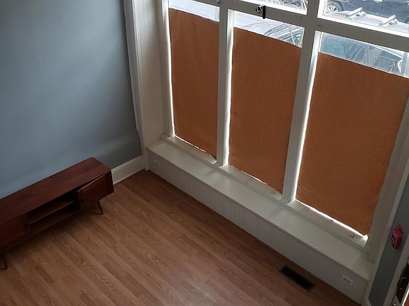 4th image of 624 N 16th St APT 1F