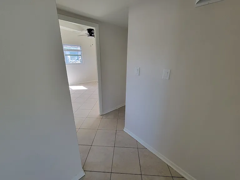1212 Windermere Way — Photo 6