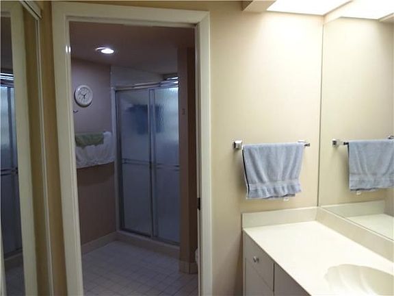 4th image of 2639 SE 21st Ct #106-C