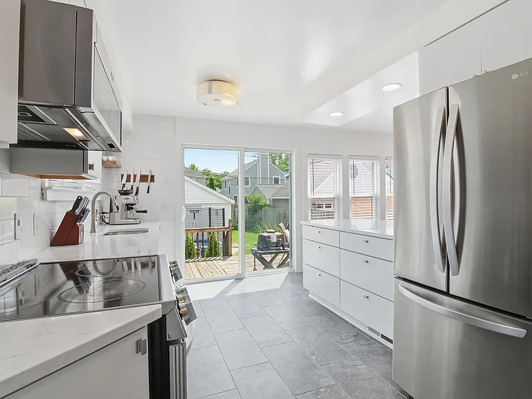 748 Ruffner Ave — Photo 8