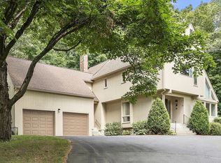 33 Valley Rd, Southborough, MA 01772