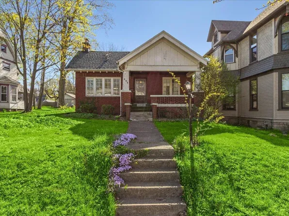 404 N Madriver St, Bellefontaine, OH 43311