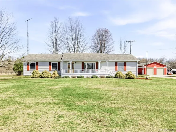 3570 Duce Rd, Avoca, MI 48006