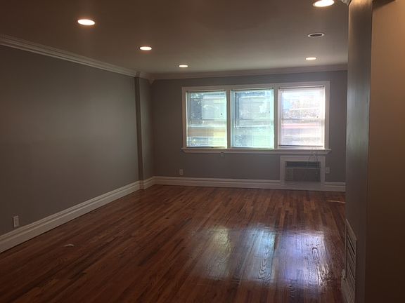 2nd image of 117 233rd St