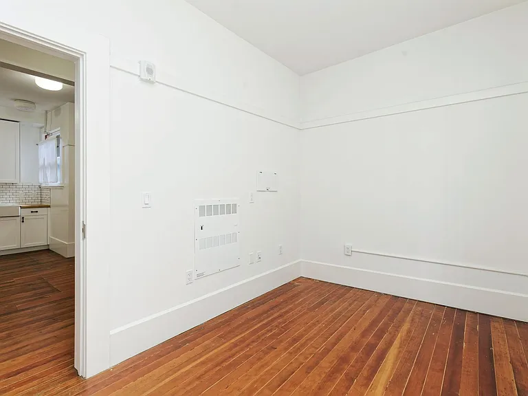 1605 Clay St — Photo 15