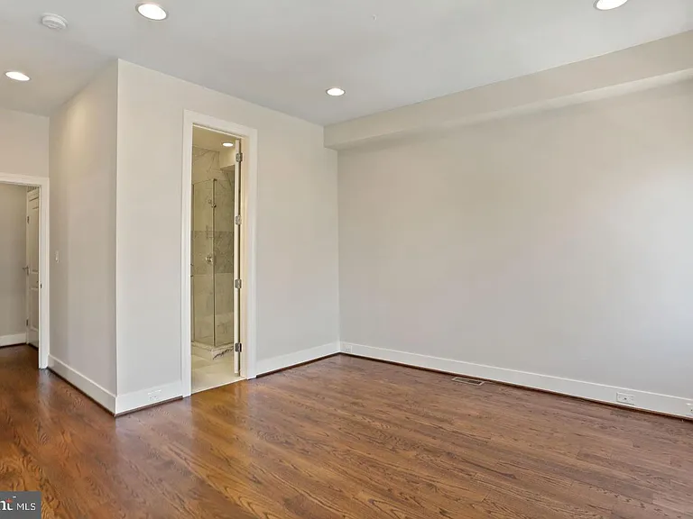 224 R St NE #2 — Photo 18