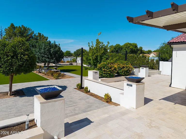 12424 E Victoria St — Photo 108