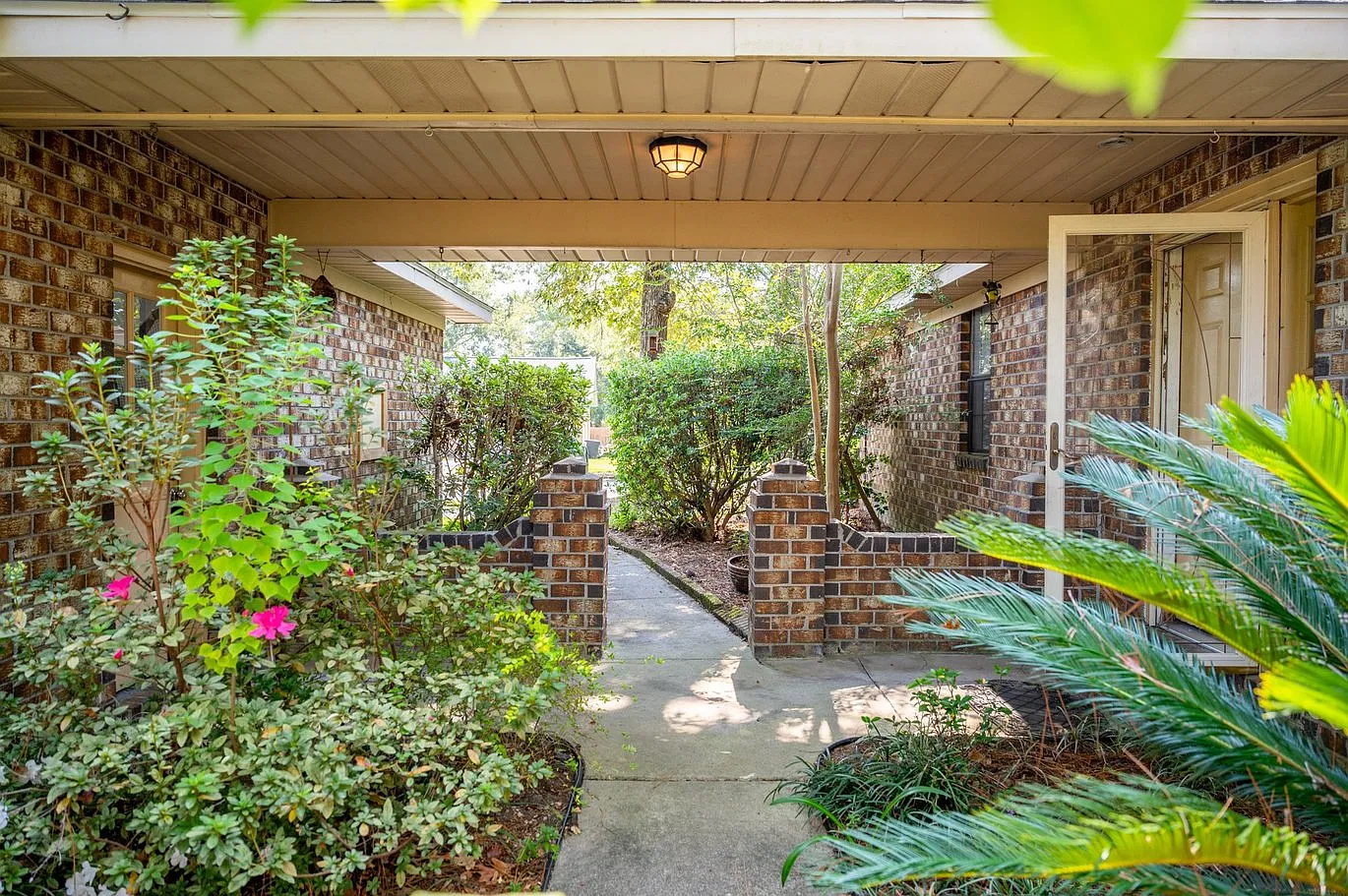 3 bed, 1537 sqft, $3,300 — Photo 3